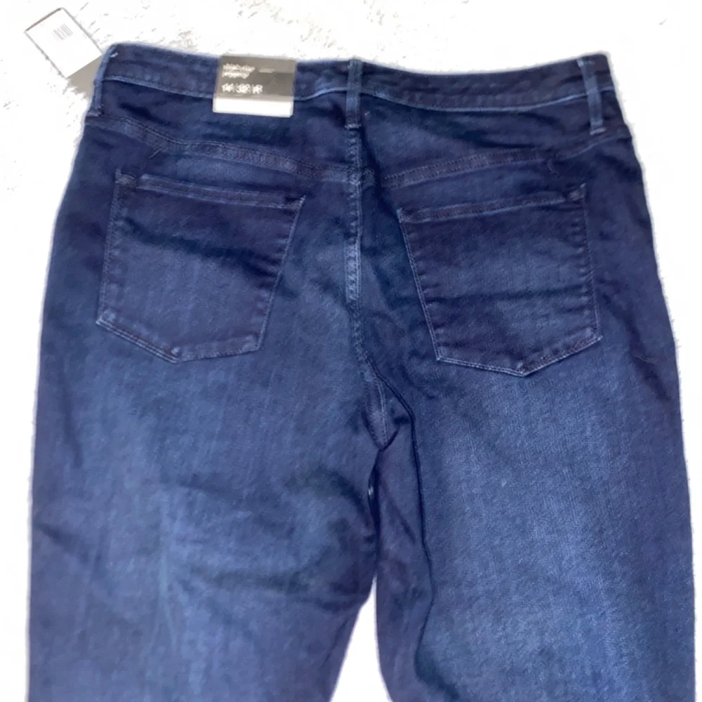 Mission High Rise Jeans - Picture 7 of 10